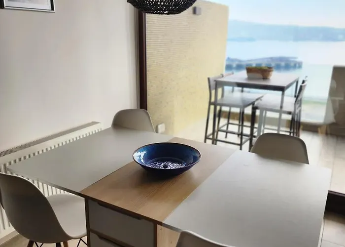 Estudio Nuevo con preciosa Vista Valparaiso con Estacionamiento Servicio HOM