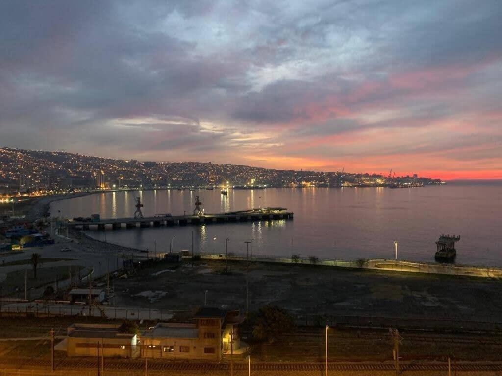 Apartamento Estudio Nuevo Con Preciosa Vista Con Estacionamiento Servicio Hom Valparaíso