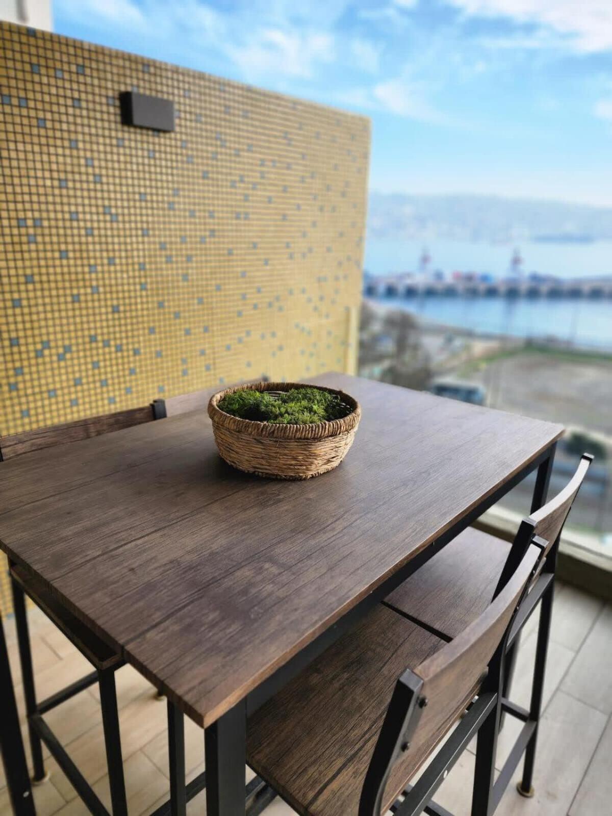 Estudio Nuevo Con Preciosa Vista Con Estacionamiento Servicio Hom Apartamento